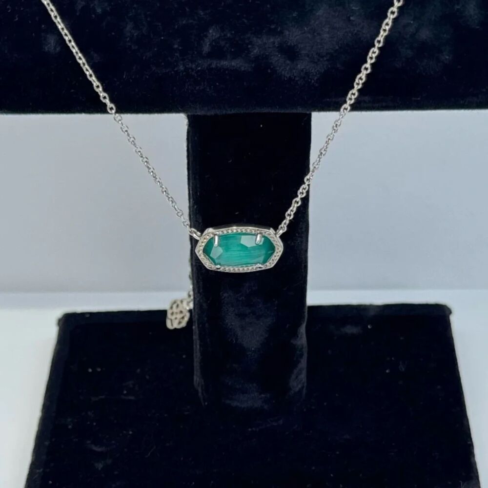 Kendra Scott Elisa Silver Pendant Necklace in Green Cat's Eye Stone